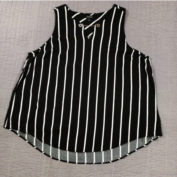 Torrid Women’s Striped Sleeveless Top Size 5X Chain Detail Black White Flowy - Picture 1 of 13